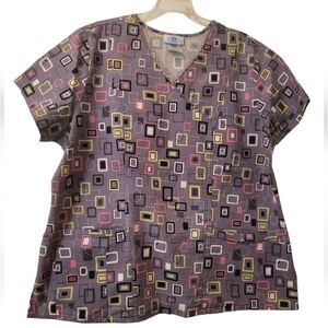 Geometric scrub top